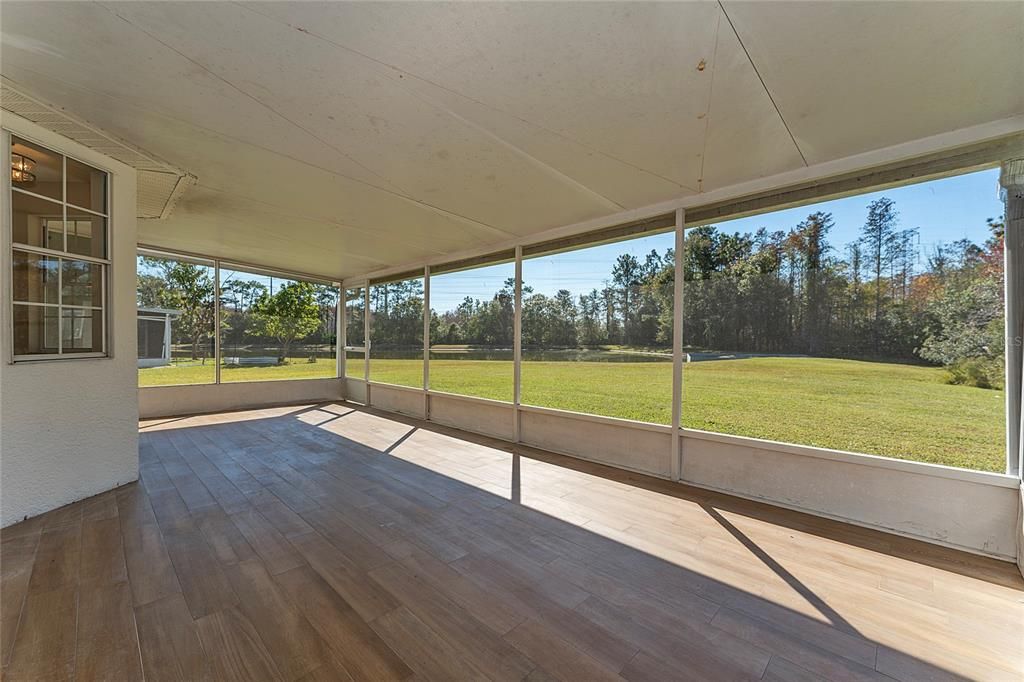 合同活跃: $389,600 (3 贝兹, 2 浴室, 1495 平方英尺)