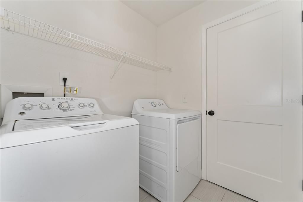 合同活跃: $389,600 (3 贝兹, 2 浴室, 1495 平方英尺)