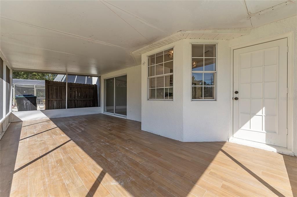 合同活跃: $389,600 (3 贝兹, 2 浴室, 1495 平方英尺)