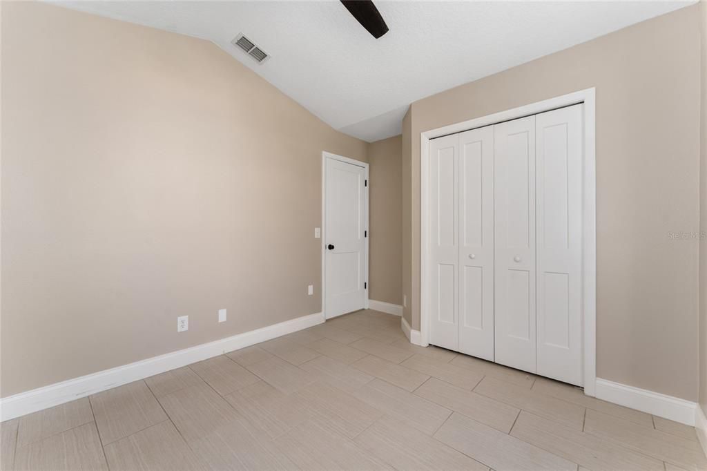 合同活跃: $389,600 (3 贝兹, 2 浴室, 1495 平方英尺)