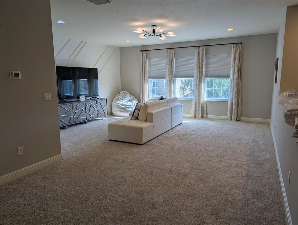 For Sale: $699,900 (5 beds, 4 baths, 3497 Square Feet)