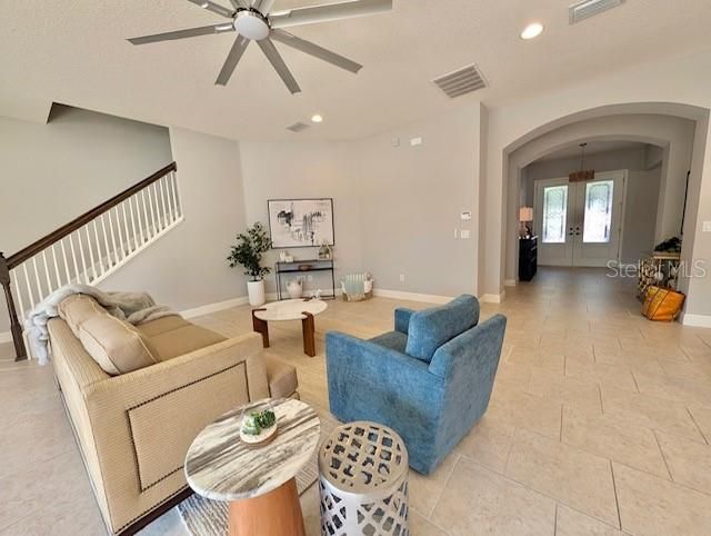 For Sale: $699,900 (5 beds, 4 baths, 3497 Square Feet)