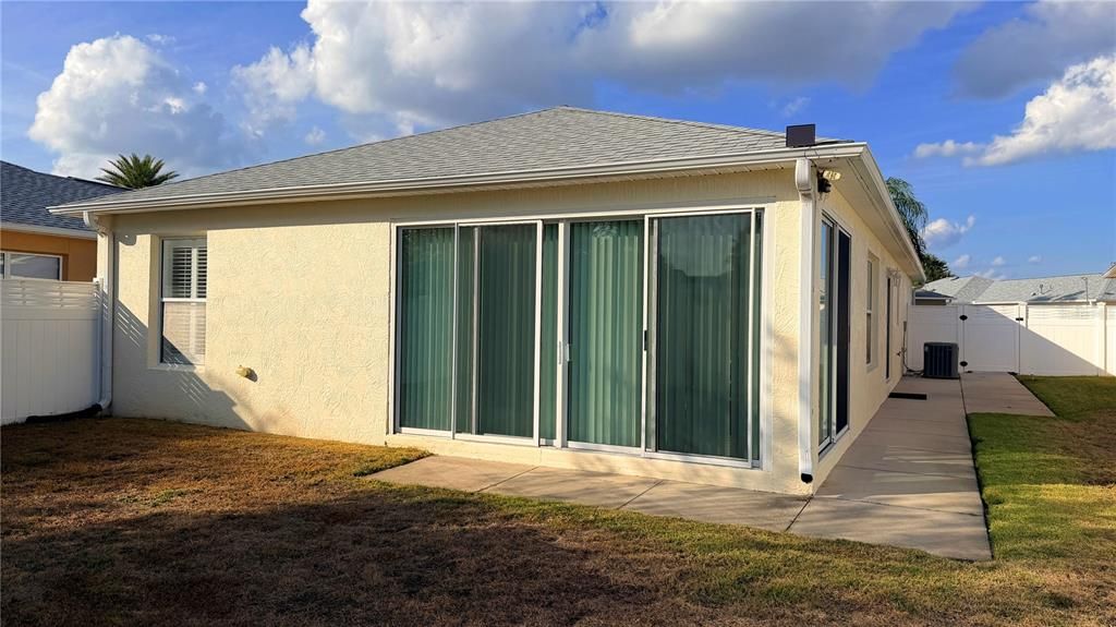 For Sale: $325,000 (2 beds, 2 baths, 1196 Square Feet)