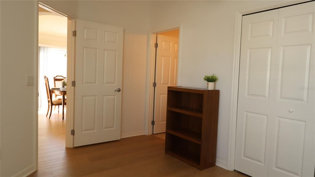 For Sale: $325,000 (2 beds, 2 baths, 1196 Square Feet)