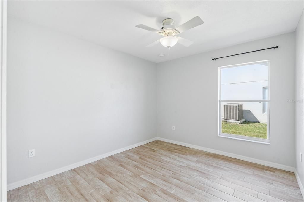 На продажу: $379,000 (4 спален, 2 ванн, 1744 Квадратных фут)