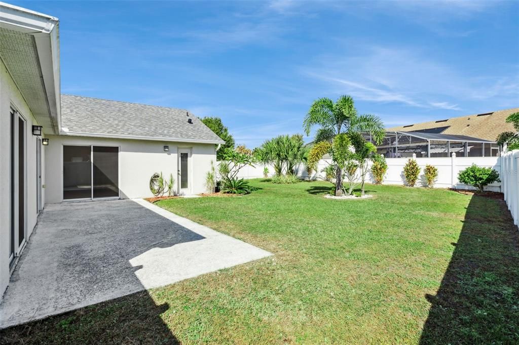 На продажу: $379,000 (4 спален, 2 ванн, 1744 Квадратных фут)