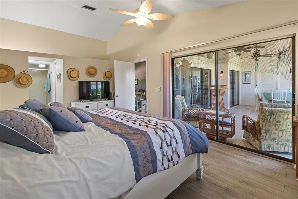 For Sale: $209,000 (2 beds, 2 baths, 1336 Square Feet)