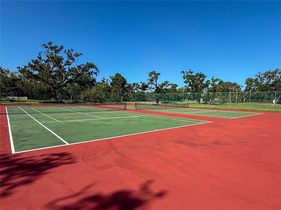 For Sale: $209,000 (2 beds, 2 baths, 1336 Square Feet)