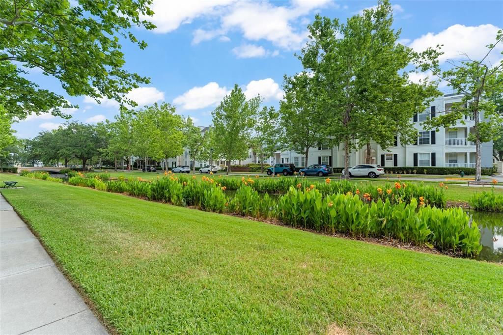 For Sale: $374,900 (2 beds, 2 baths, 1211 Square Feet)