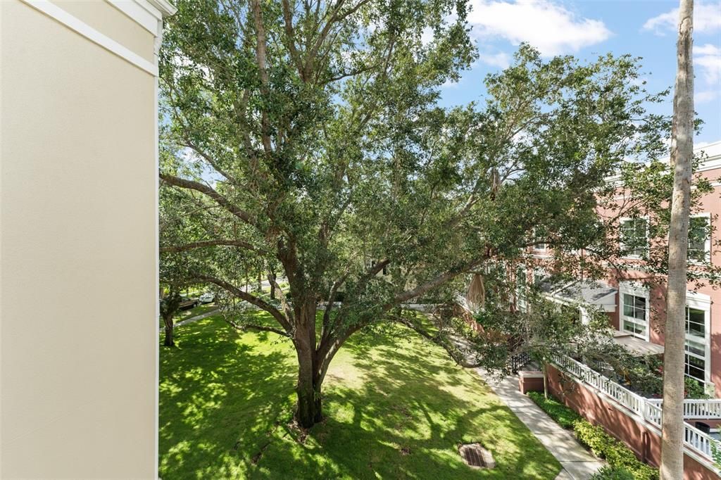 For Sale: $374,900 (2 beds, 2 baths, 1211 Square Feet)