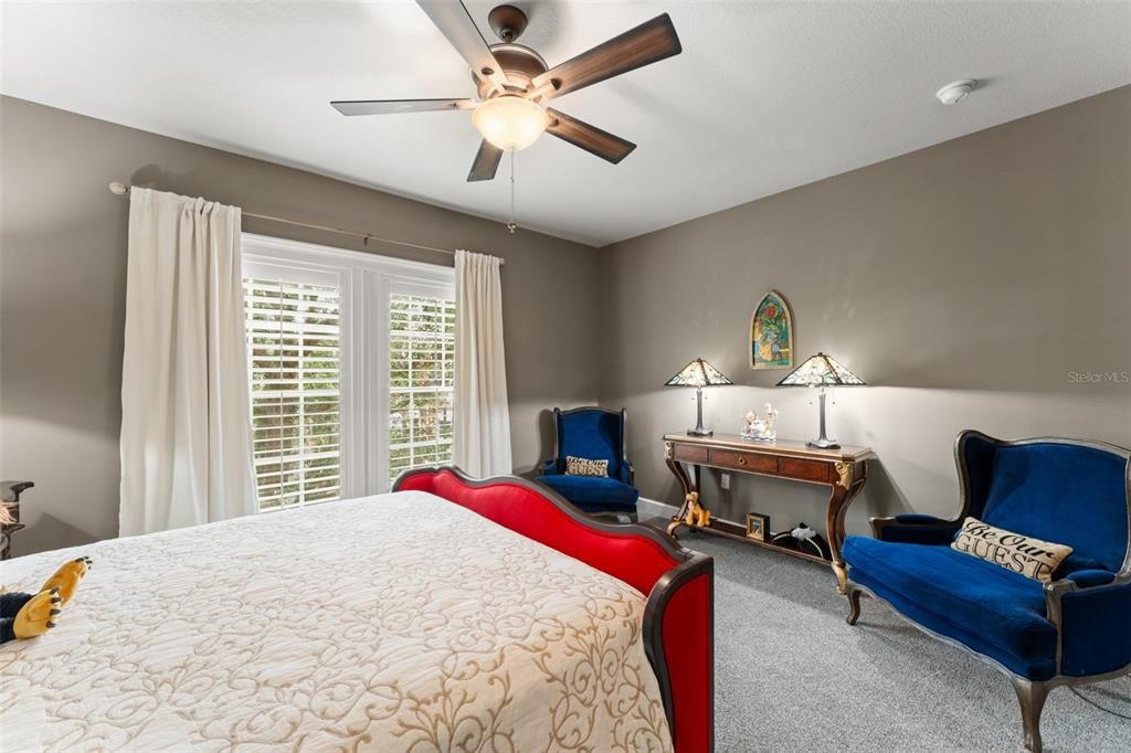 For Sale: $374,900 (2 beds, 2 baths, 1211 Square Feet)