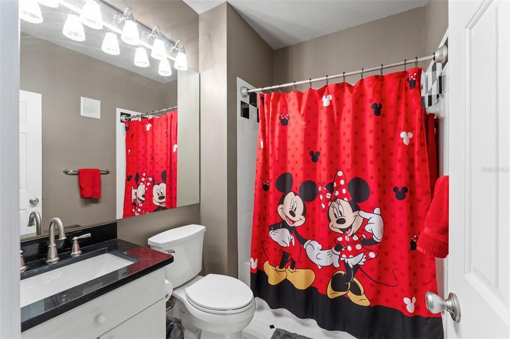 For Sale: $374,900 (2 beds, 2 baths, 1211 Square Feet)