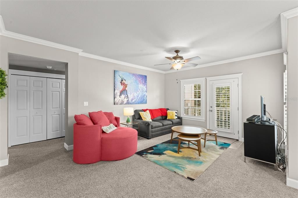 For Sale: $374,900 (2 beds, 2 baths, 1211 Square Feet)