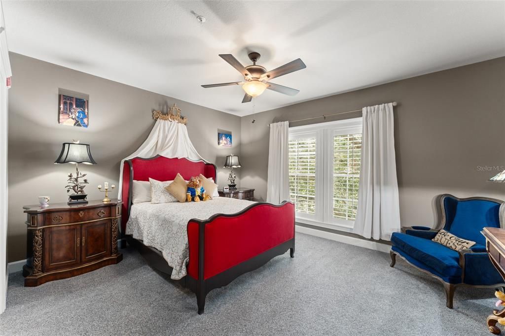 For Sale: $374,900 (2 beds, 2 baths, 1211 Square Feet)