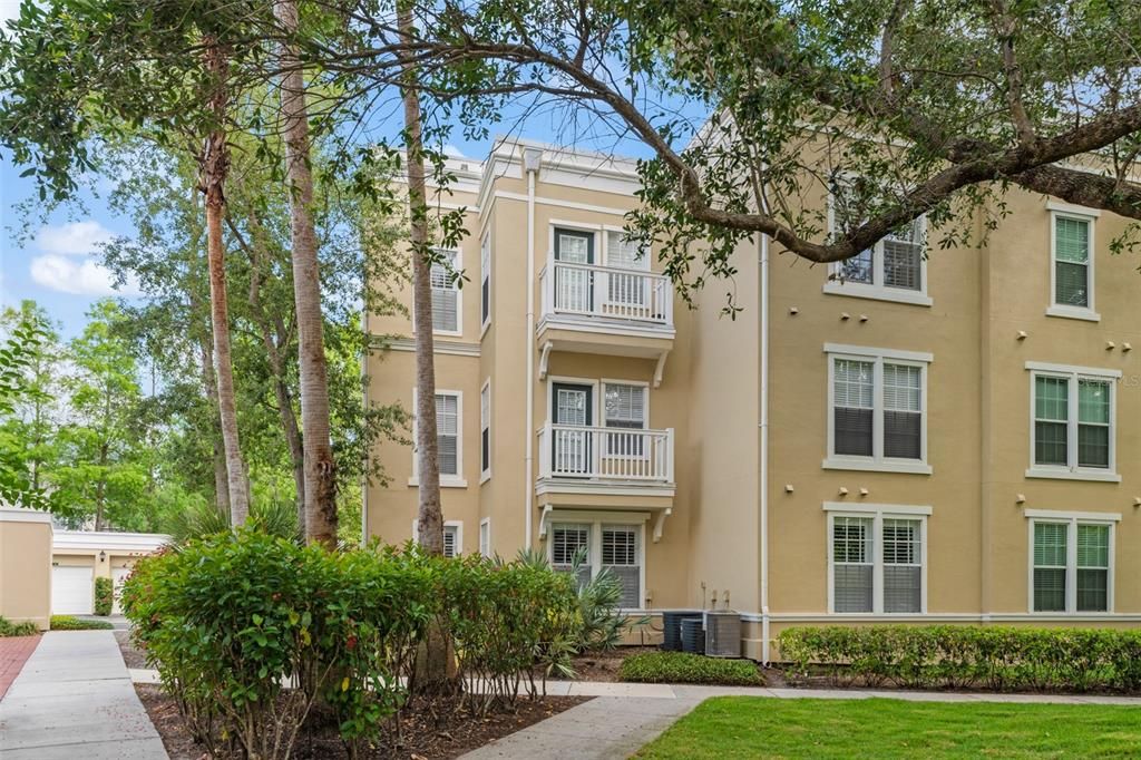 For Sale: $374,900 (2 beds, 2 baths, 1211 Square Feet)