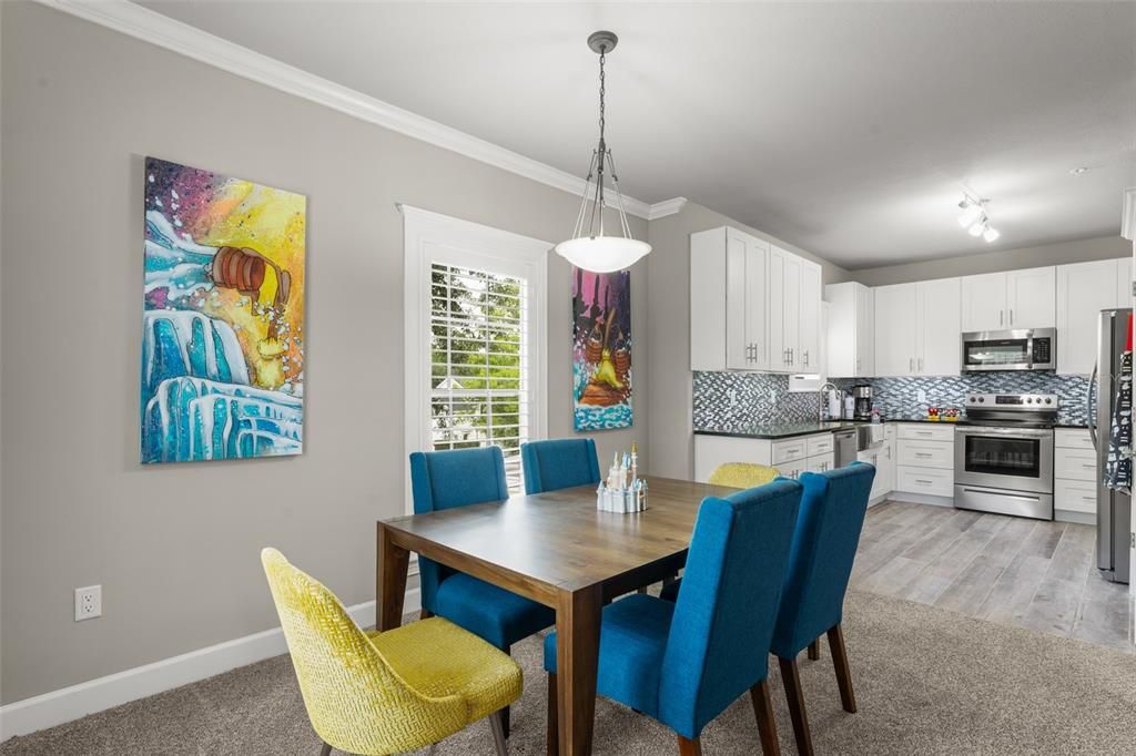 For Sale: $374,900 (2 beds, 2 baths, 1211 Square Feet)