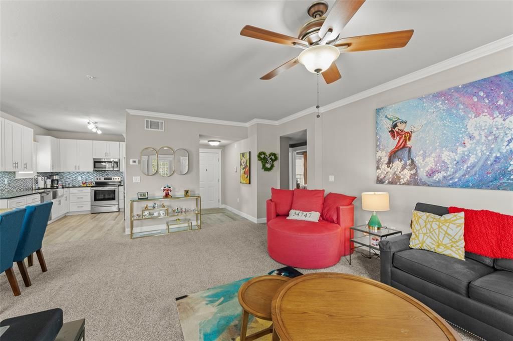 For Sale: $374,900 (2 beds, 2 baths, 1211 Square Feet)