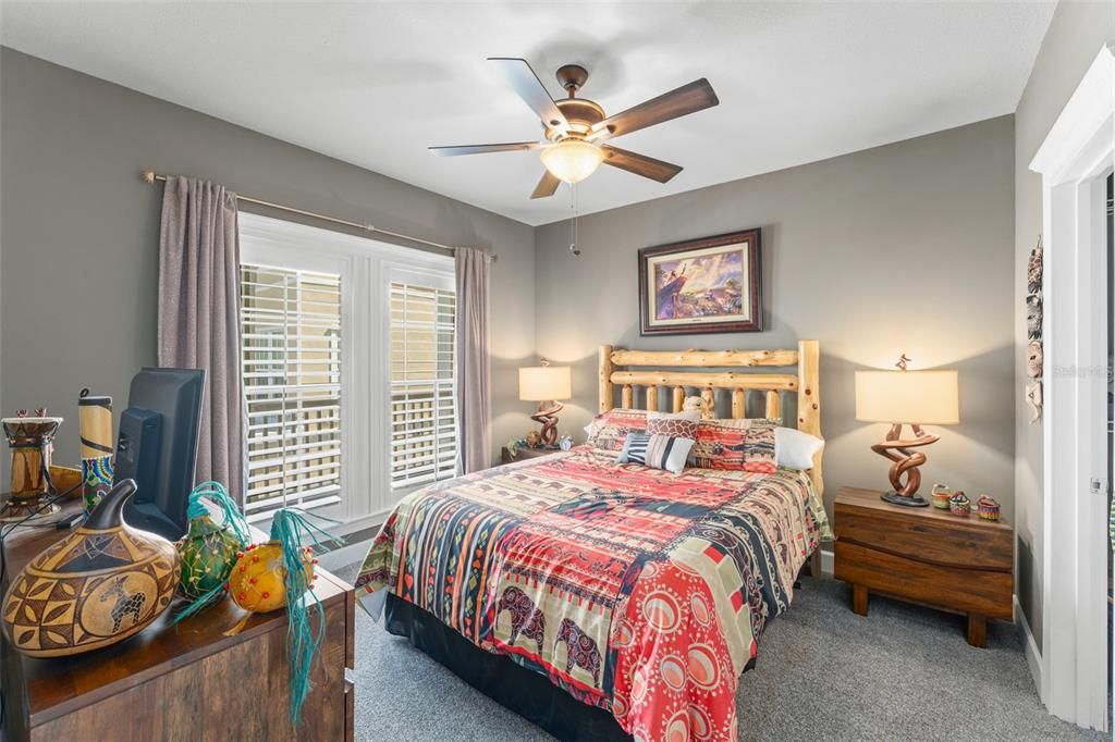 For Sale: $374,900 (2 beds, 2 baths, 1211 Square Feet)