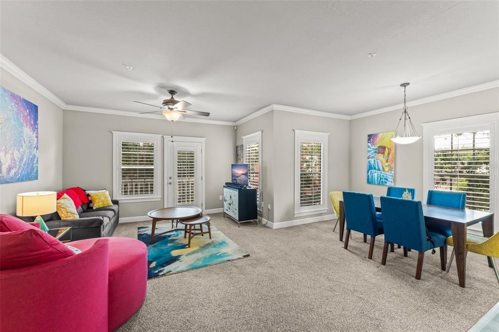 For Sale: $374,900 (2 beds, 2 baths, 1211 Square Feet)