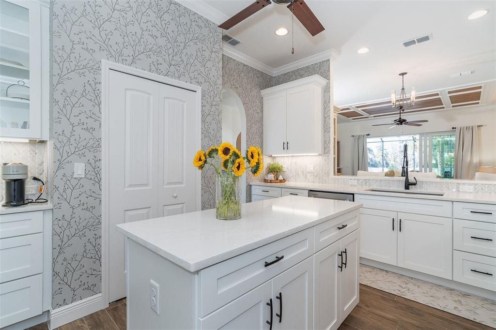 На продажу: $655,000 (3 спален, 2 ванн, 1820 Квадратных фут)