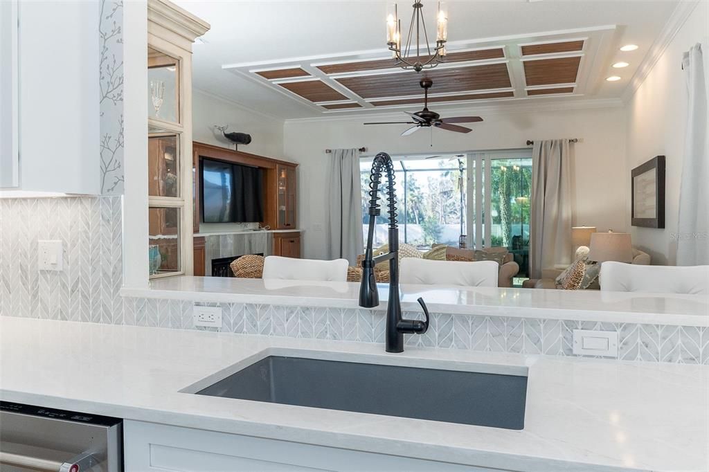 На продажу: $655,000 (3 спален, 2 ванн, 1820 Квадратных фут)