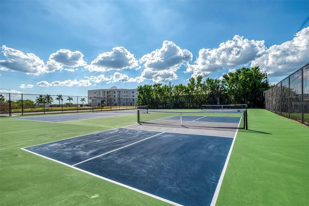 待售: $530,000 (4 贝兹, 3 浴室, 1904 平方英尺)