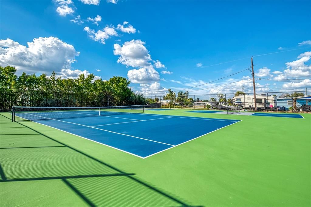 待售: $530,000 (4 贝兹, 3 浴室, 1904 平方英尺)