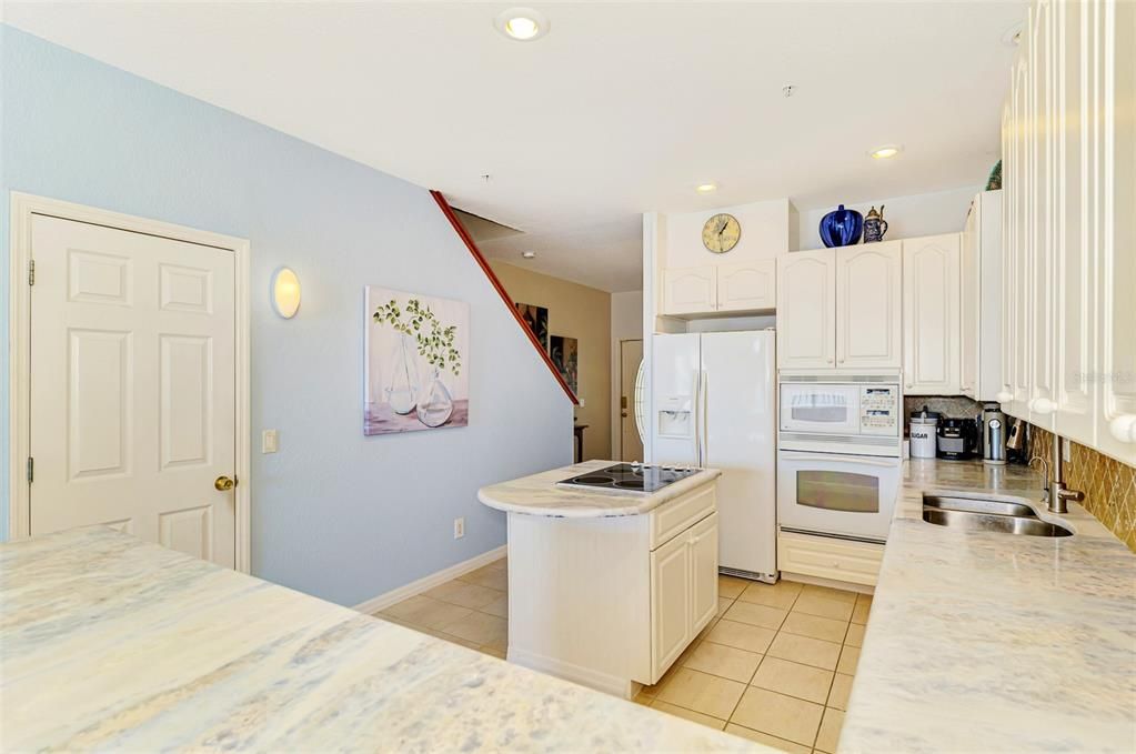 待售: $530,000 (4 贝兹, 3 浴室, 1904 平方英尺)