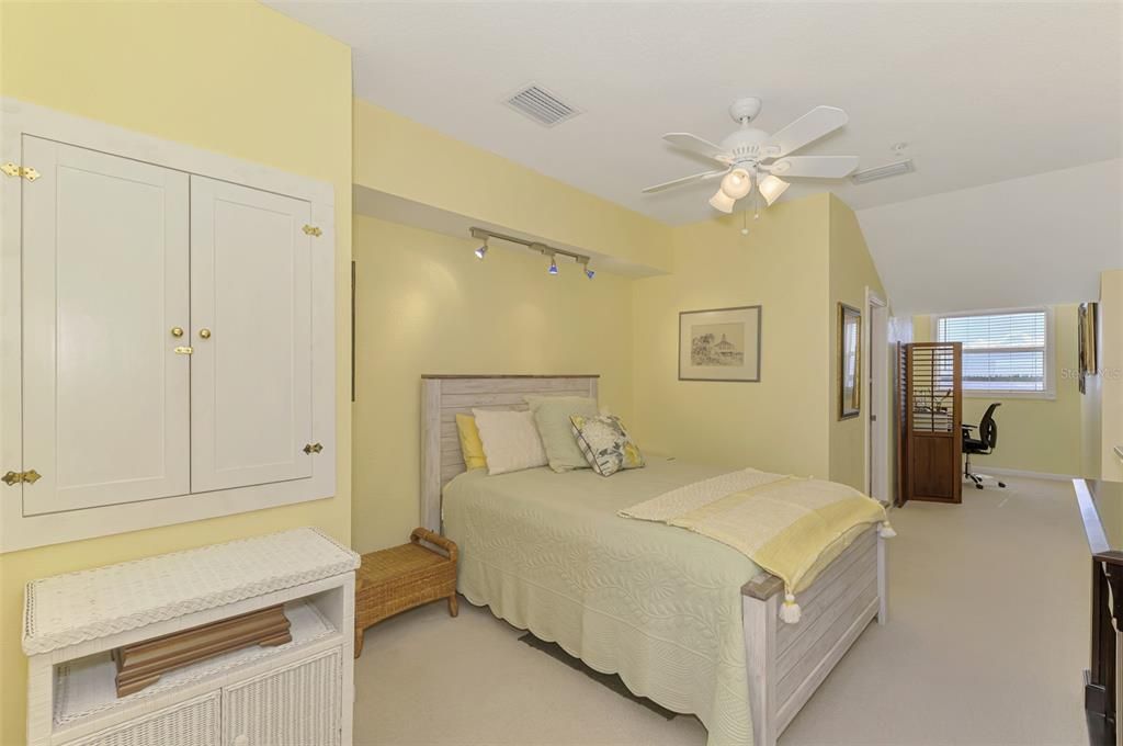 待售: $530,000 (4 贝兹, 3 浴室, 1904 平方英尺)