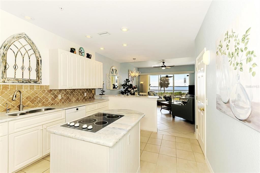 待售: $530,000 (4 贝兹, 3 浴室, 1904 平方英尺)