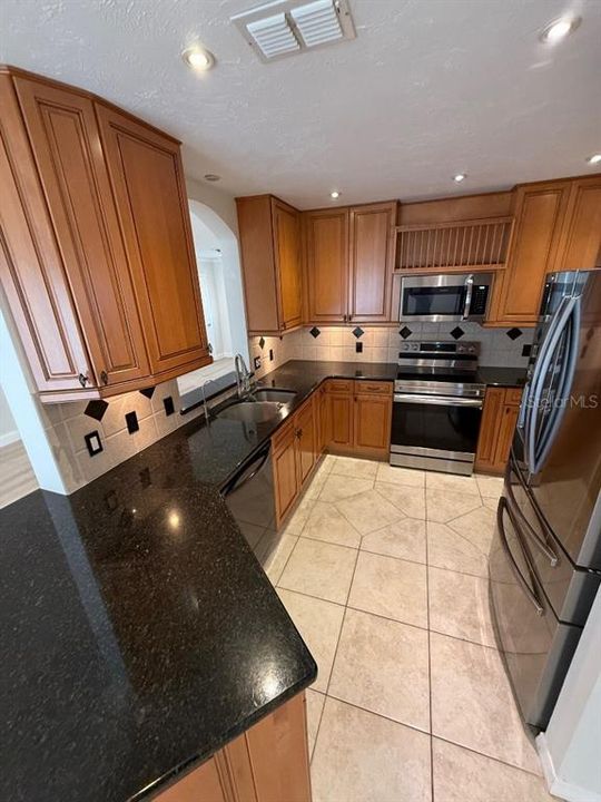 待售: $384,000 (3 贝兹, 2 浴室, 1584 平方英尺)