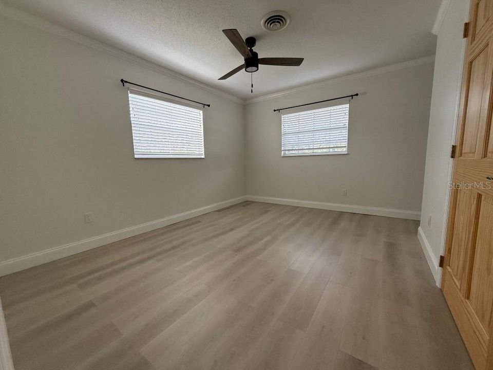 待售: $384,000 (3 贝兹, 2 浴室, 1584 平方英尺)