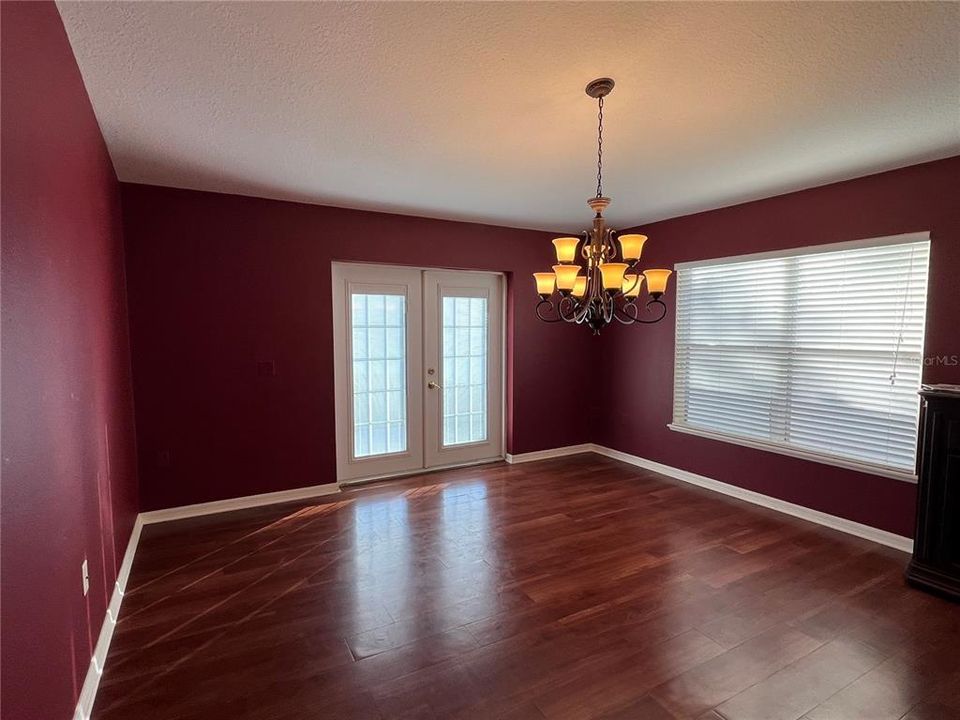 En Renta: $2,050 (4 camas, 2 baños, 1874 Pies cuadrados)