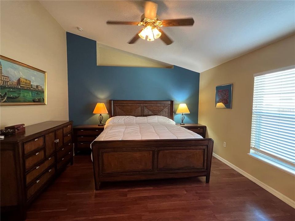 En Renta: $2,050 (4 camas, 2 baños, 1874 Pies cuadrados)