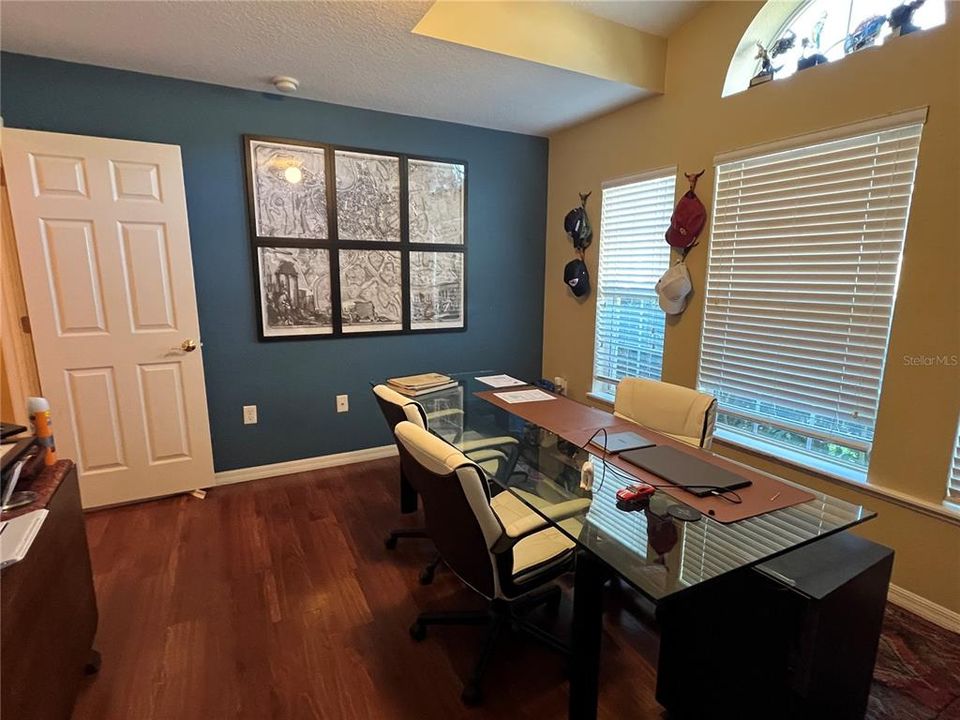 En Renta: $2,050 (4 camas, 2 baños, 1874 Pies cuadrados)