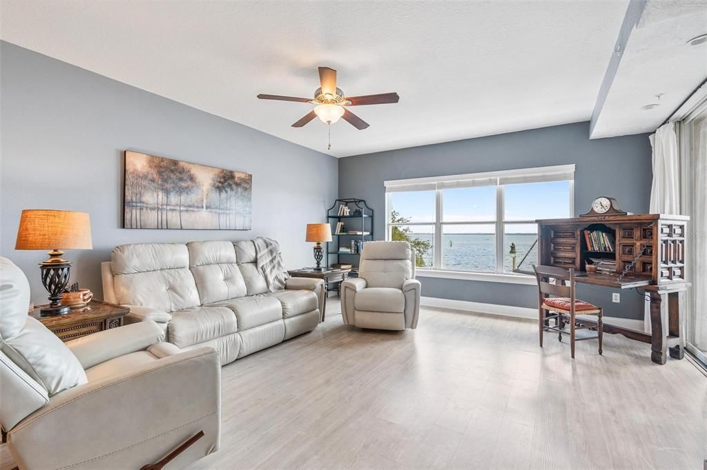 For Sale: $399,900 (2 beds, 2 baths, 1627 Square Feet)