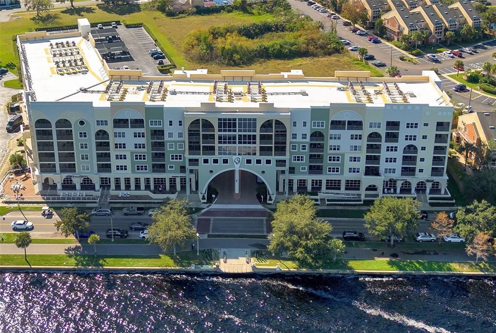 For Sale: $399,900 (2 beds, 2 baths, 1627 Square Feet)