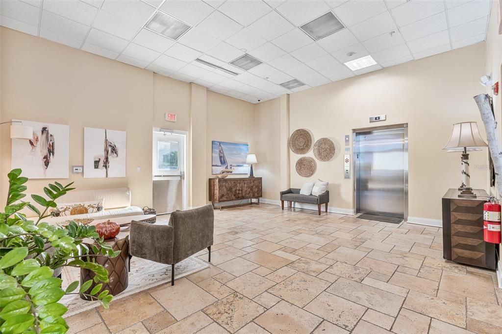 For Sale: $399,900 (2 beds, 2 baths, 1627 Square Feet)