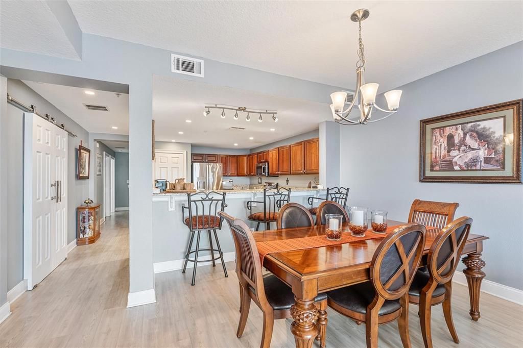 For Sale: $399,900 (2 beds, 2 baths, 1627 Square Feet)