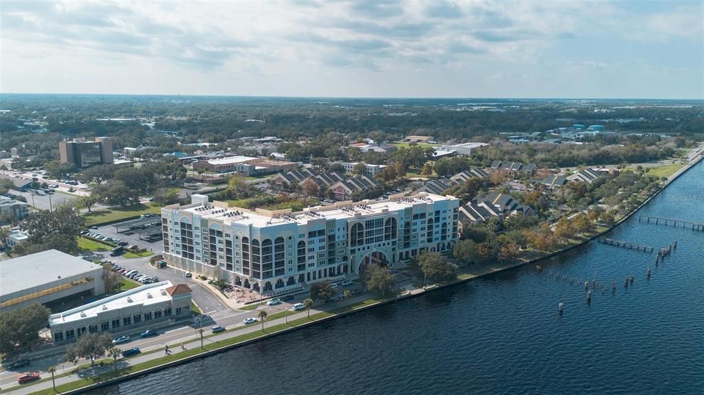 For Sale: $399,900 (2 beds, 2 baths, 1627 Square Feet)