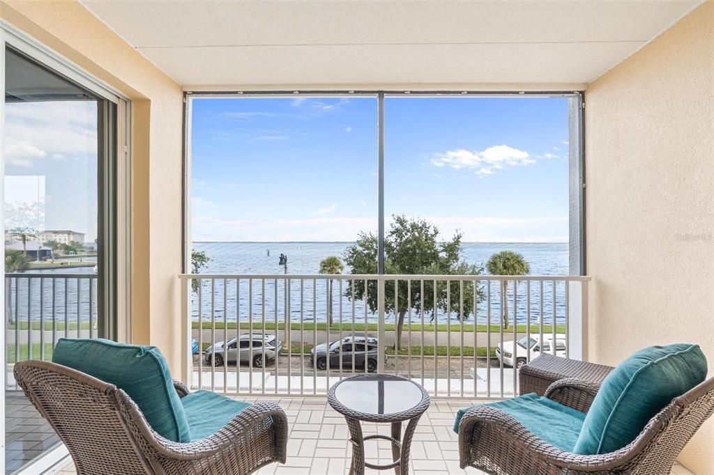 For Sale: $399,900 (2 beds, 2 baths, 1627 Square Feet)