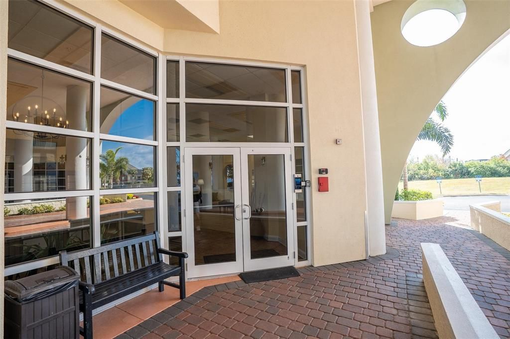 For Sale: $399,900 (2 beds, 2 baths, 1627 Square Feet)