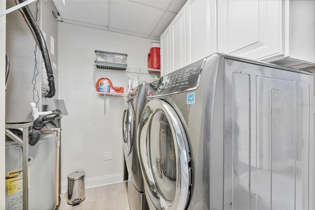 For Sale: $399,900 (2 beds, 2 baths, 1627 Square Feet)