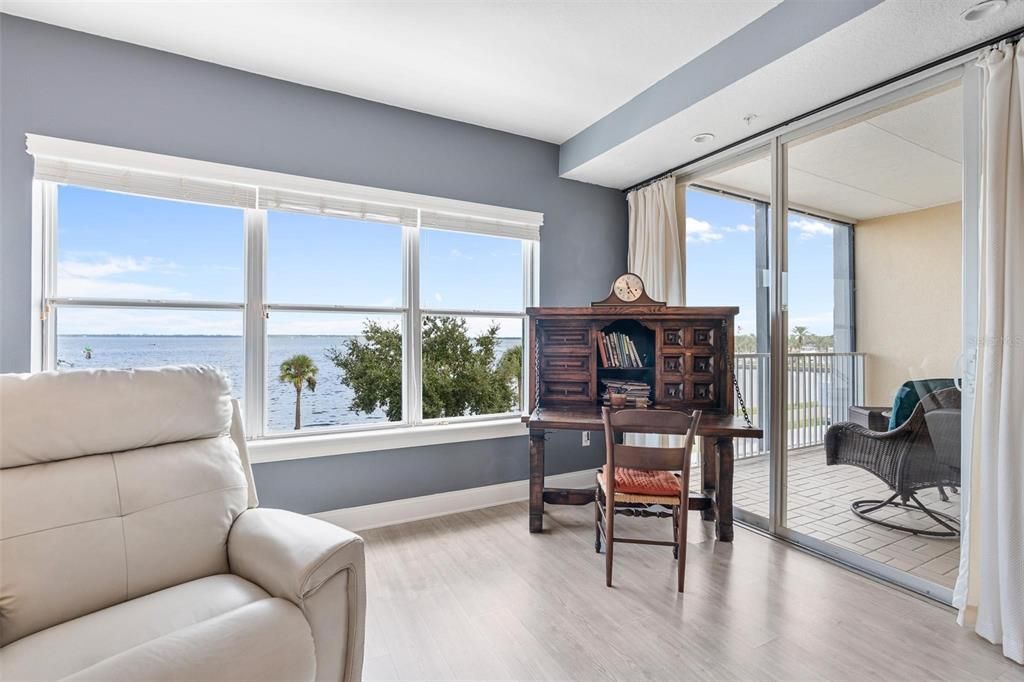 For Sale: $399,900 (2 beds, 2 baths, 1627 Square Feet)