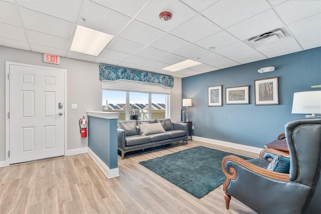 For Sale: $399,900 (2 beds, 2 baths, 1627 Square Feet)