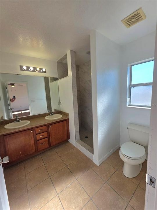 En Renta: $1,800 (3 camas, 2 baños, 1720 Pies cuadrados)