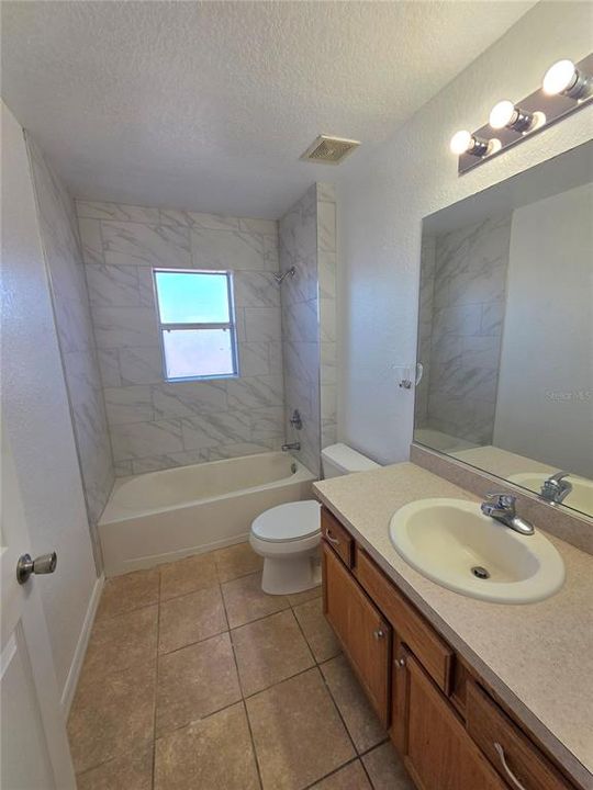 En Renta: $1,800 (3 camas, 2 baños, 1720 Pies cuadrados)