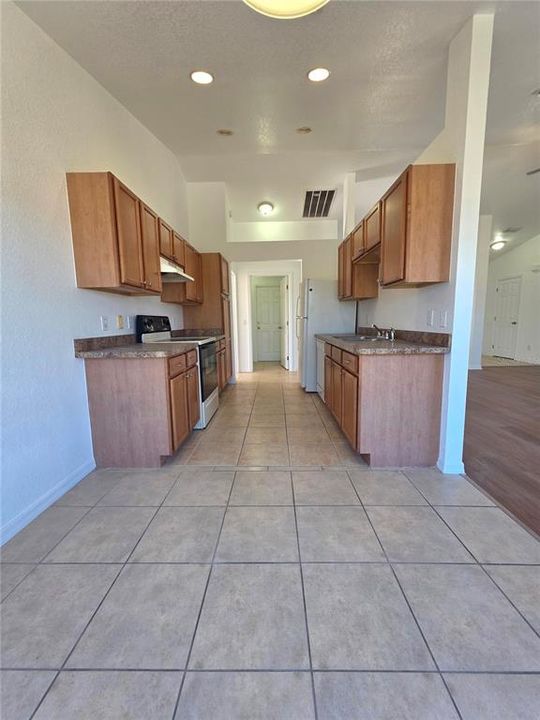 En Renta: $1,800 (3 camas, 2 baños, 1720 Pies cuadrados)