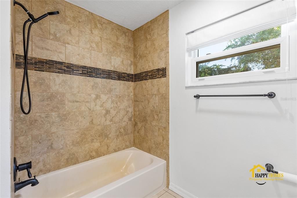 En Renta: $2,990 (3 camas, 2 baños, 1430 Pies cuadrados)