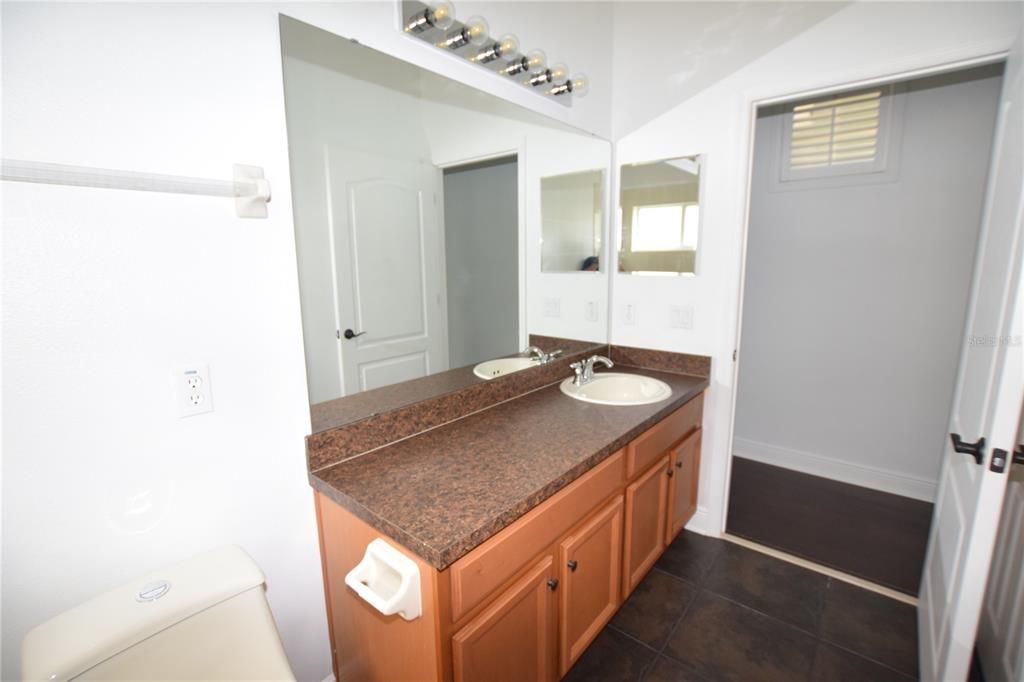 For Rent: $3,250 (4 beds, 3 baths, 2284 Square Feet)